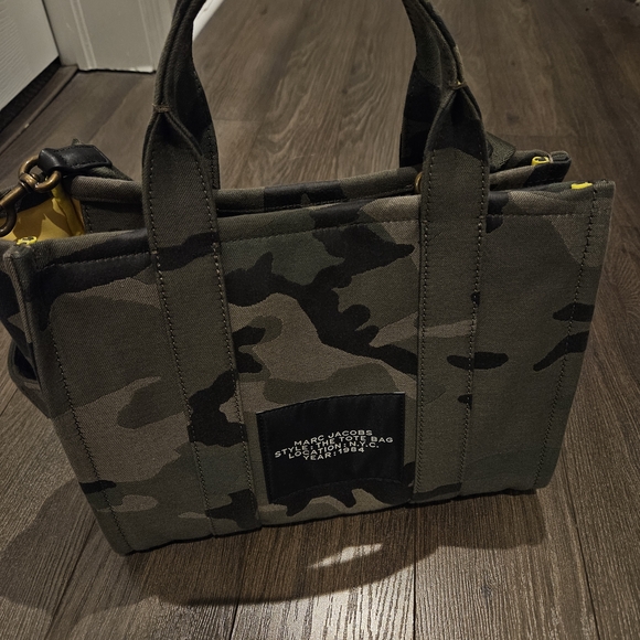 Marc Jacobs Camouflage Medium Tote Bag - Picture 2 of 7